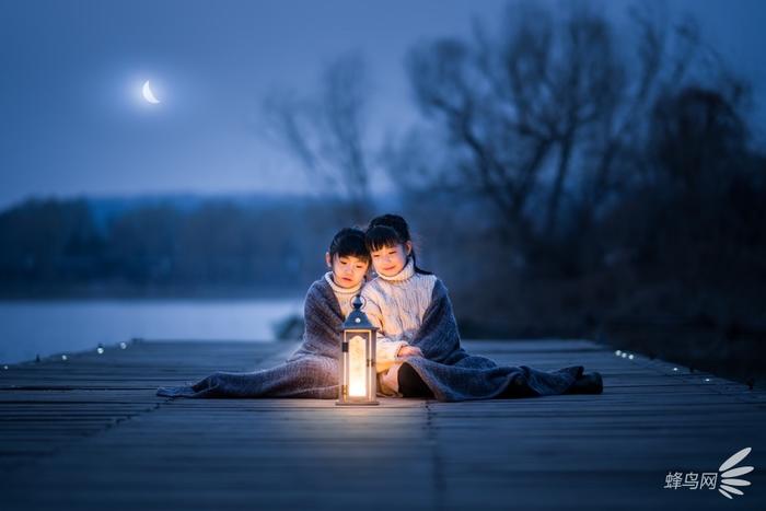 用(yòng)冷暖對比色拍出故事感十足的兒童照片!