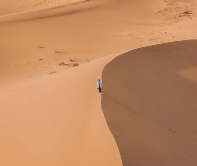 一半沙漠,一半銀河!中(zhōng)國(guó)版“撒哈拉”迎來最佳時節!